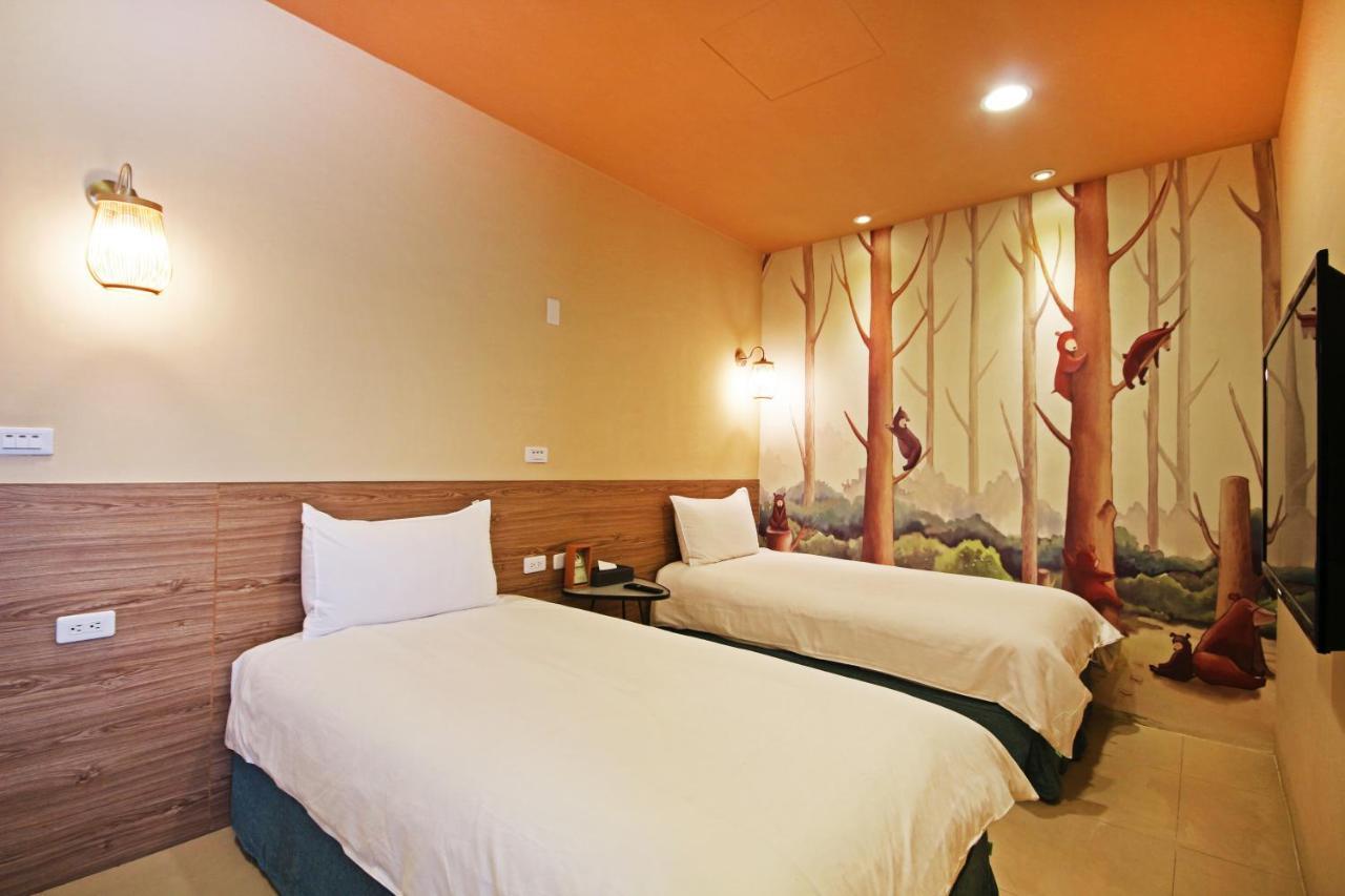 Fun Trip - Little Castle & Oscar B&B Taitung Exterior foto