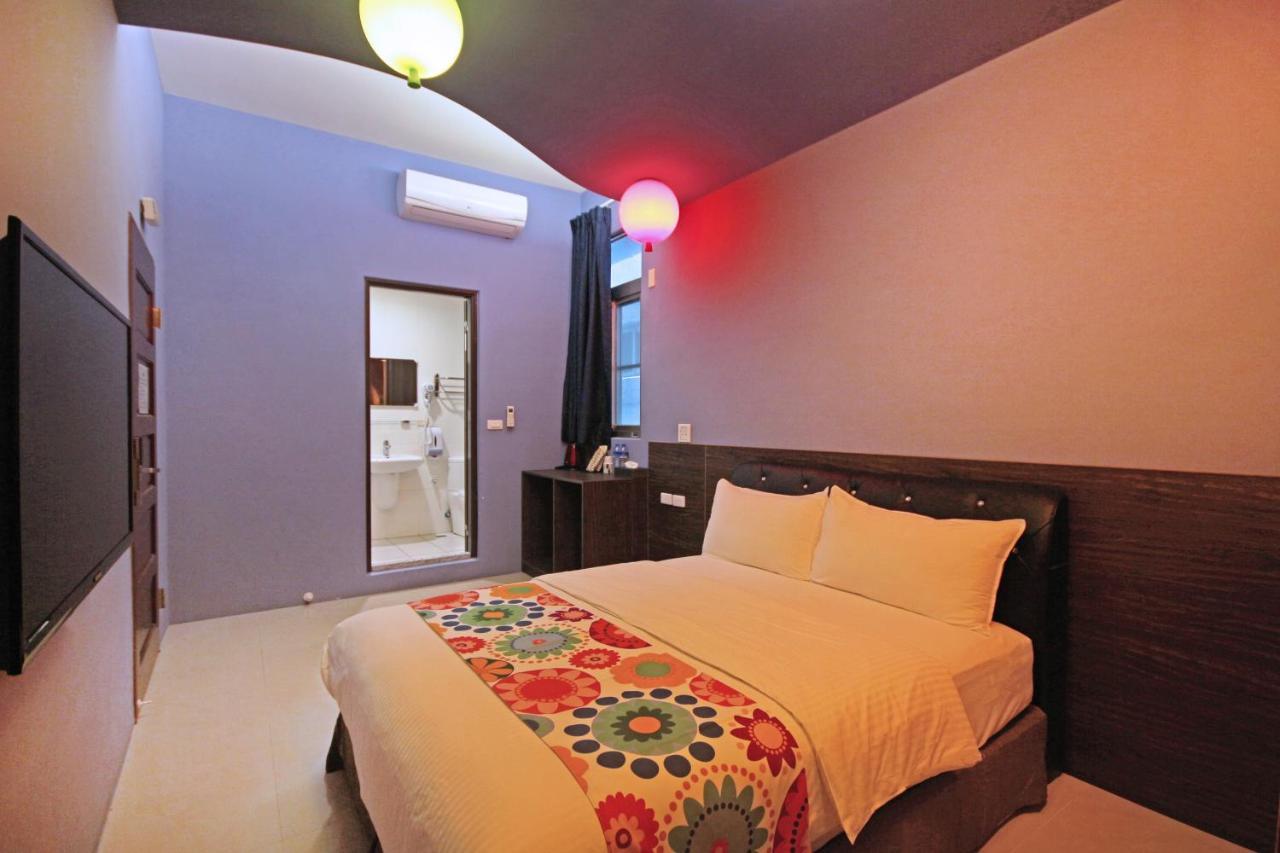 Fun Trip - Little Castle & Oscar B&B Taitung Exterior foto