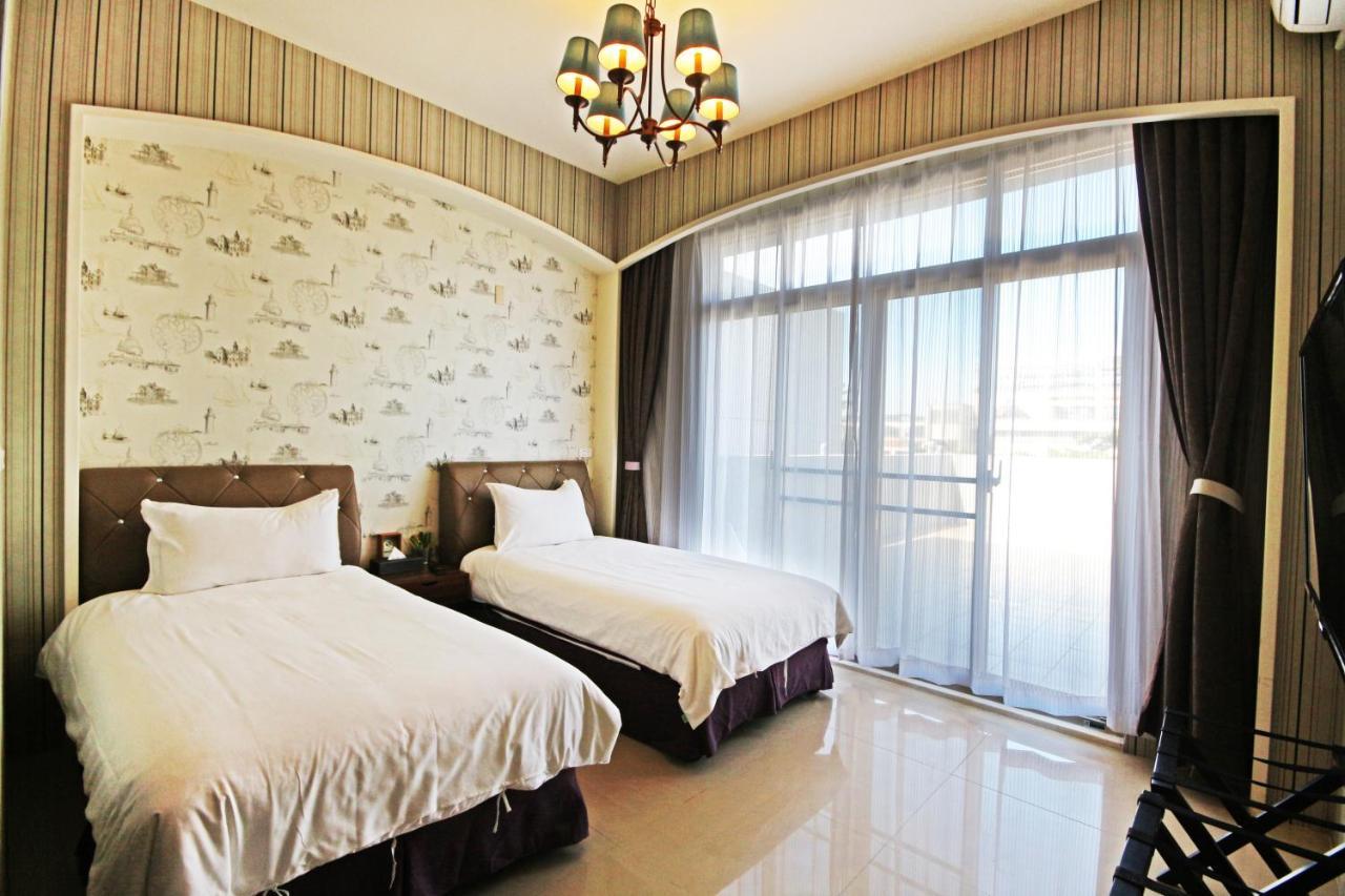 Fun Trip - Little Castle & Oscar B&B Taitung Exterior foto